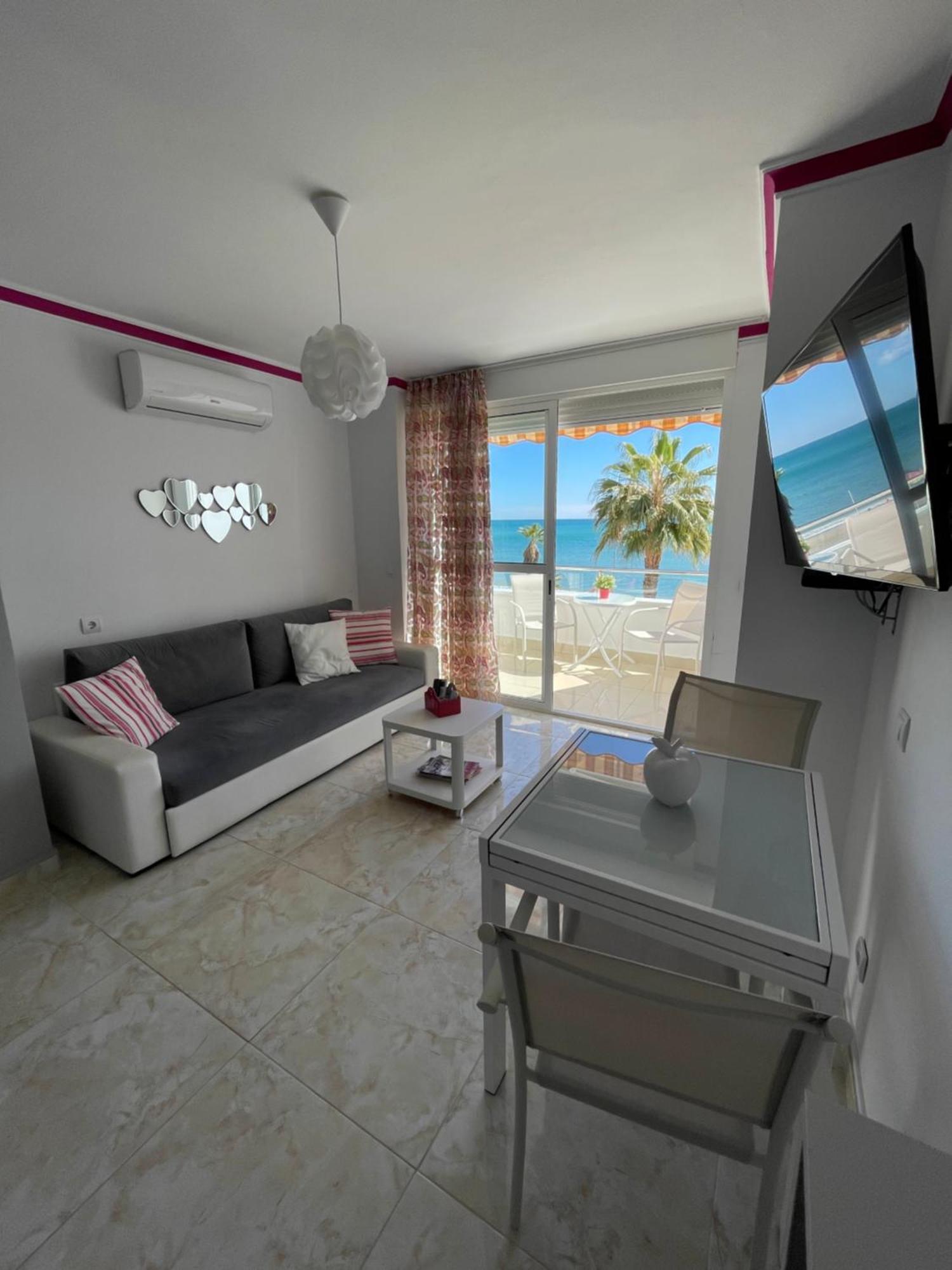 Roca Chica. Studio - First Line Beach Torremolinos Dış mekan fotoğraf