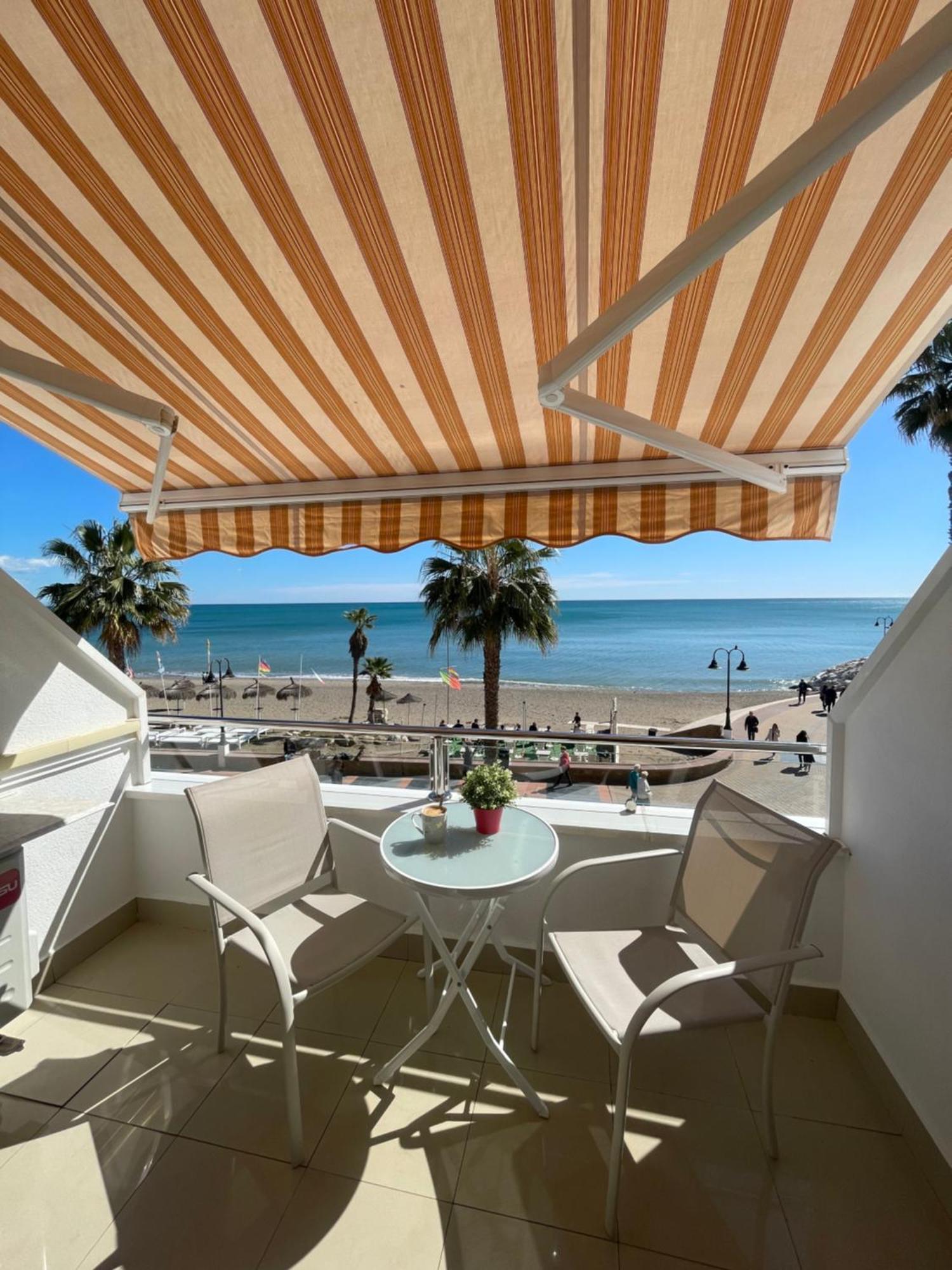 Roca Chica. Studio - First Line Beach Torremolinos Dış mekan fotoğraf
