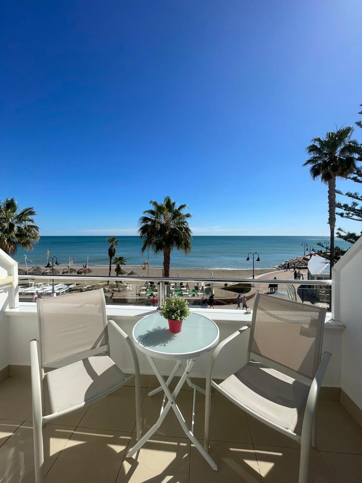 Roca Chica. Studio - First Line Beach Torremolinos Dış mekan fotoğraf