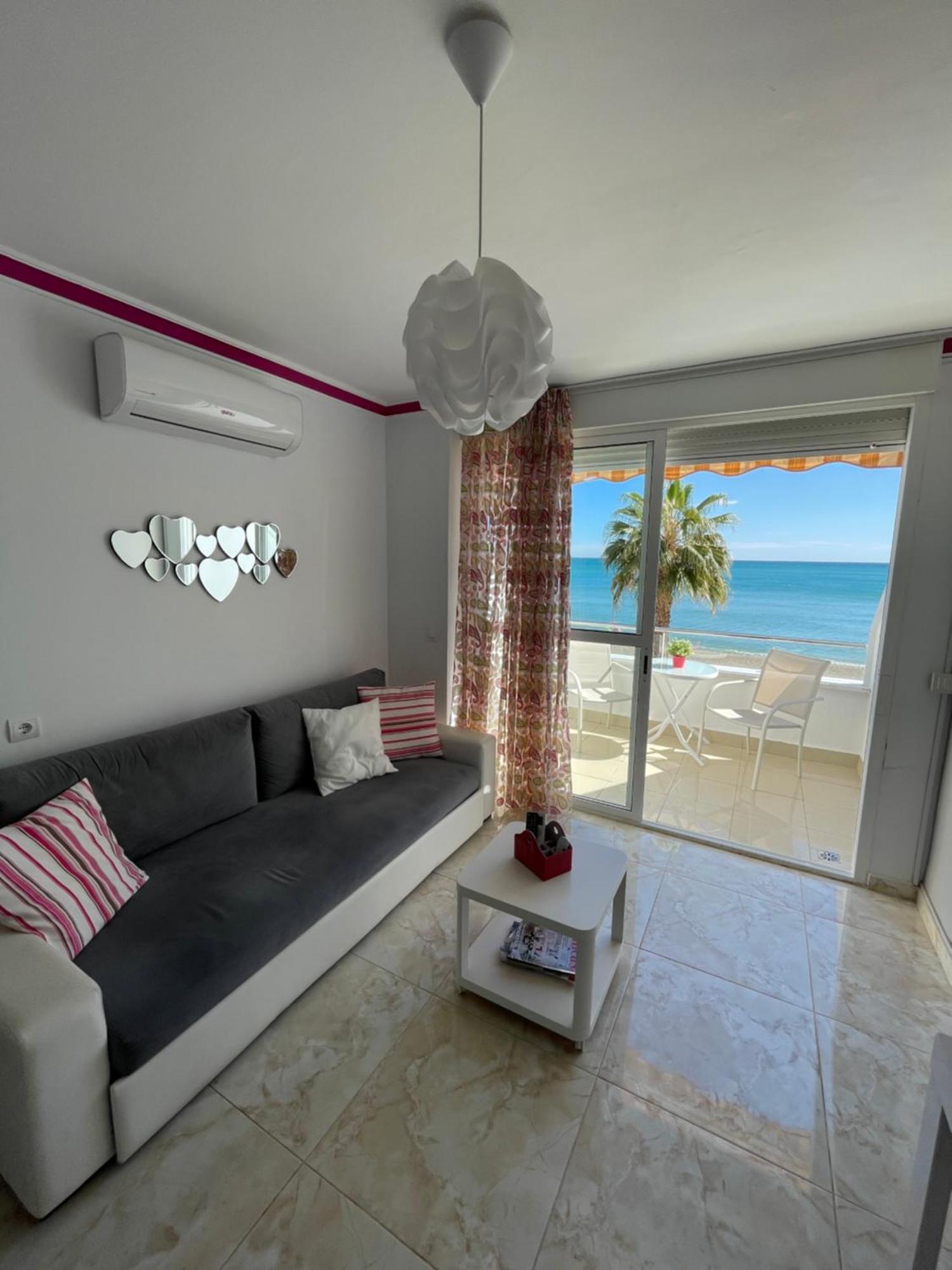 Roca Chica. Studio - First Line Beach Torremolinos Dış mekan fotoğraf