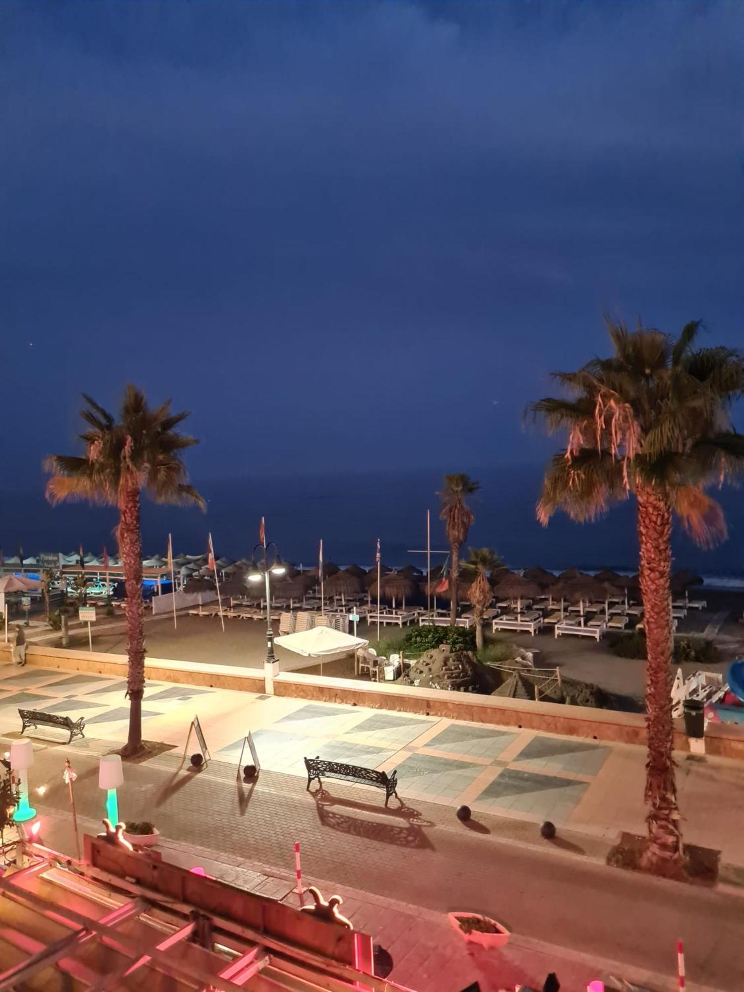 Roca Chica. Studio - First Line Beach Torremolinos Dış mekan fotoğraf